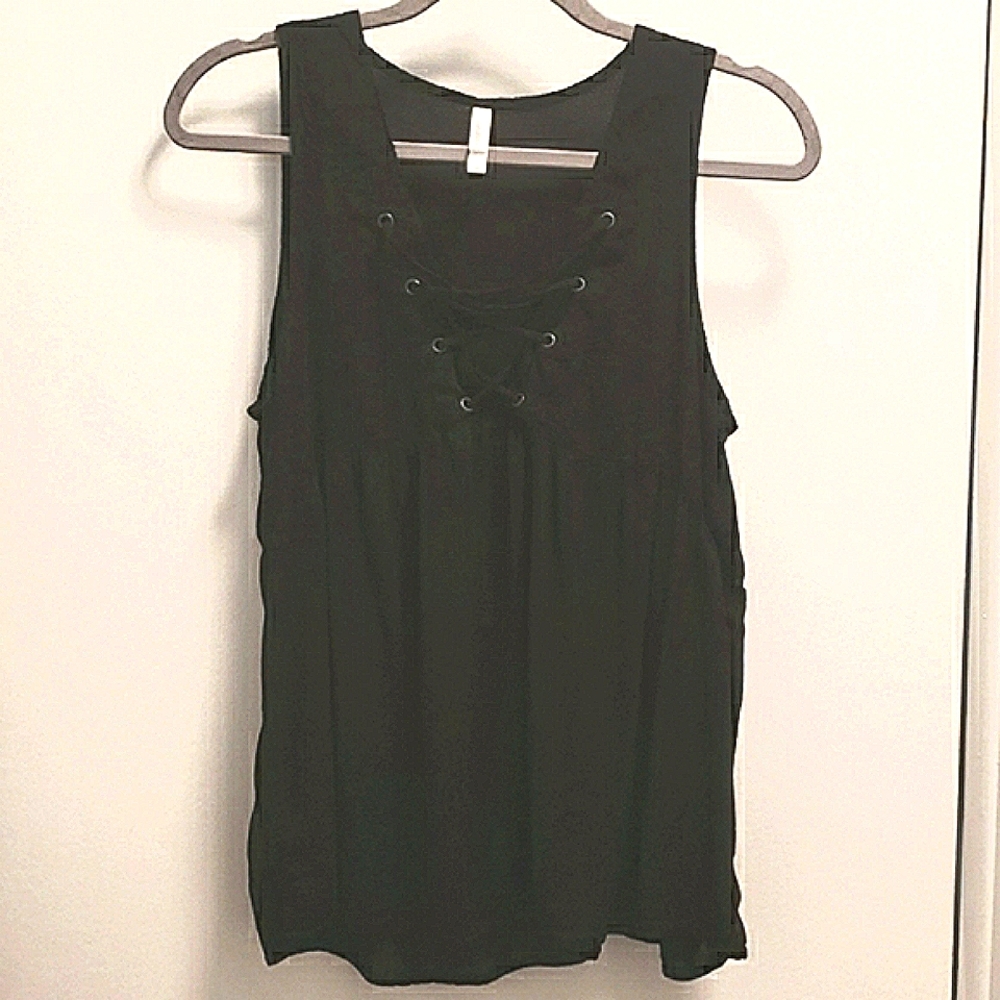 Xhilaration Sleeveless Shirt Size Large